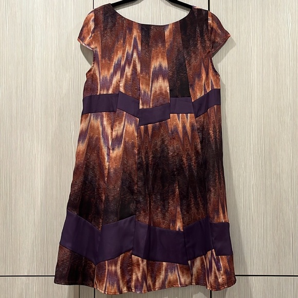 NEW Jessica Simpson Cap‎ Sleeve Baby Doll Dress Purple & Gold Size Small - Picture 3 of 10